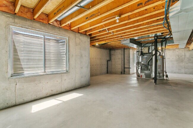 Building Photo - 8875 Aragon Dr