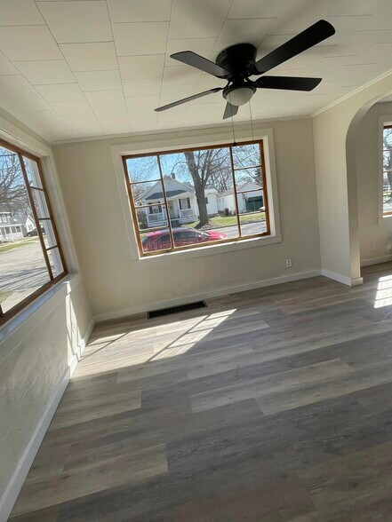 living room - 308 5th St