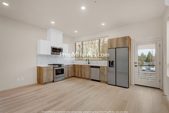 Building Photo - Two Bedroom Modern Oasis with Stunning Views & Designer Finishes