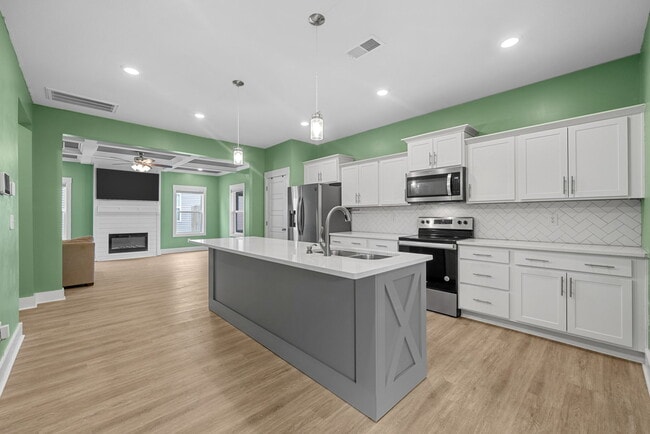 Building Photo - 1511 Kingbird Dr