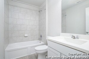 Building Photo - 1924 Heather Glen Dr