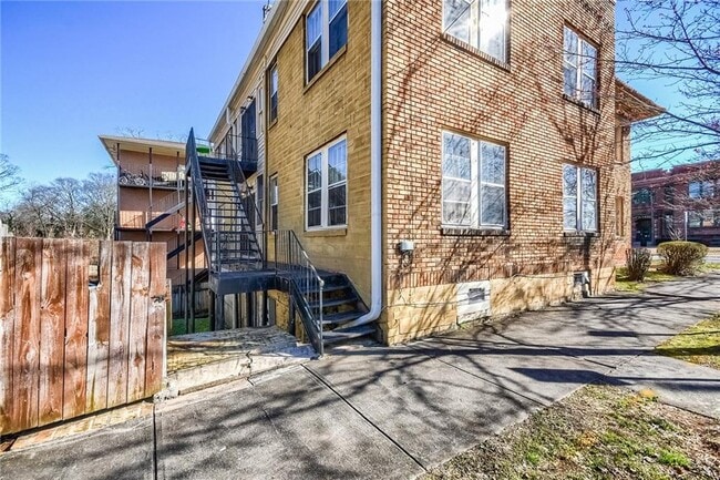 Building Photo - 1445 Lucile Ave SW