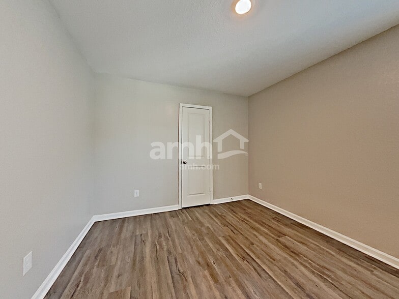 Building Photo - 3430 Ridge HillPkwy