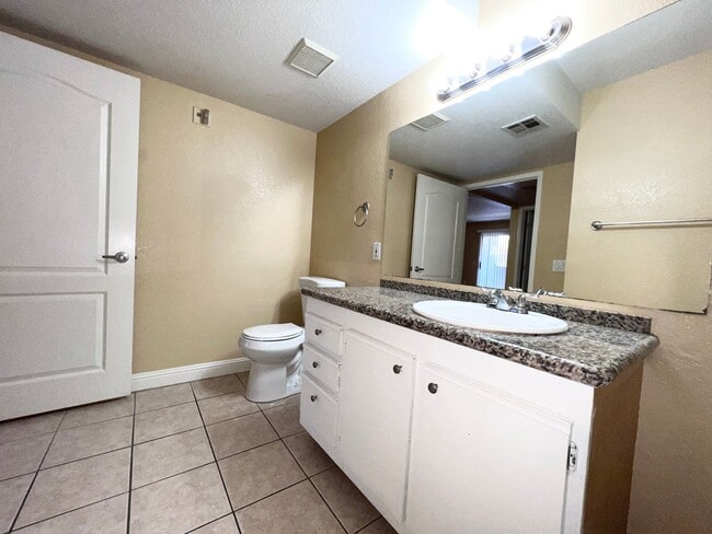 Building Photo - 5055 W Hacienda Ave