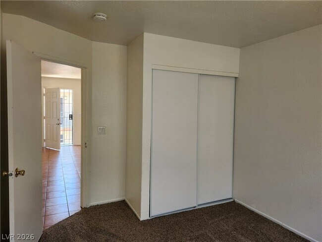 Building Photo - 3437 E Cheyenne Ave