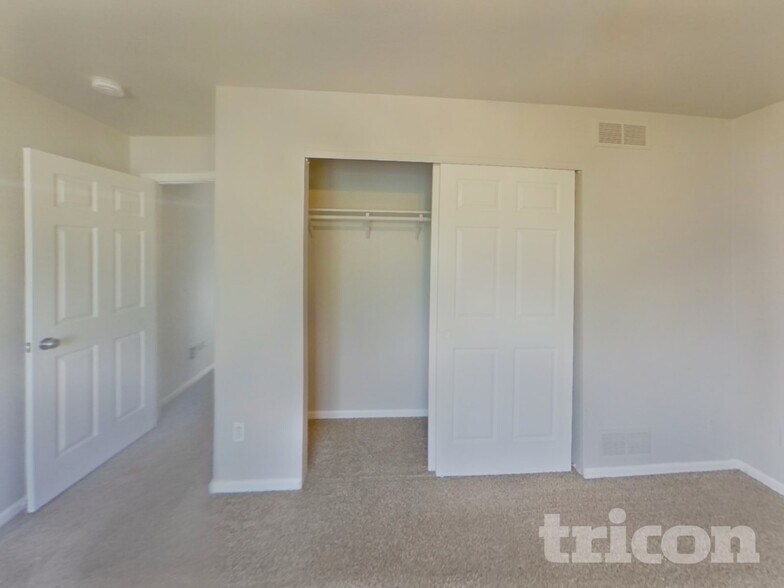 Building Photo - 1028 Oriole Cir