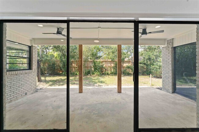 Building Photo - 5722 W Bellfort Ave