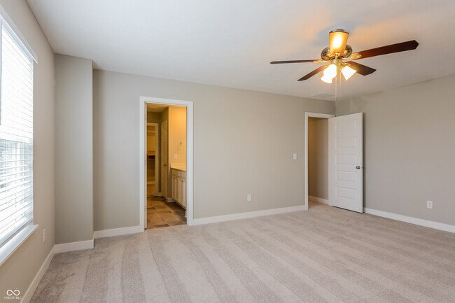 Building Photo - 9225 Larson Dr