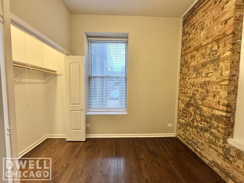 Building Photo - 3430 N Elaine Pl