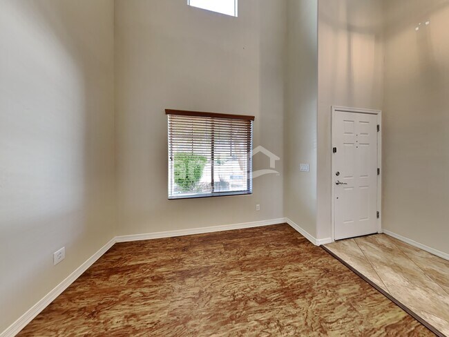 Building Photo - 2542 W Cordia Ln