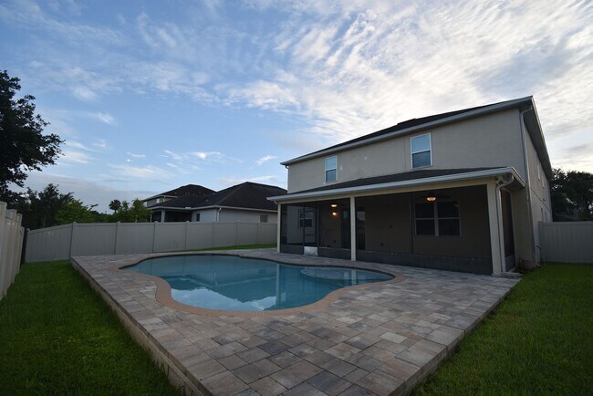 Building Photo - 4 Bed/3.5 Bath, Pool and Waterfront home, ...