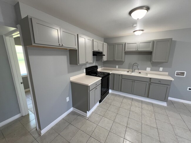 Building Photo - Baker Trails Apartments