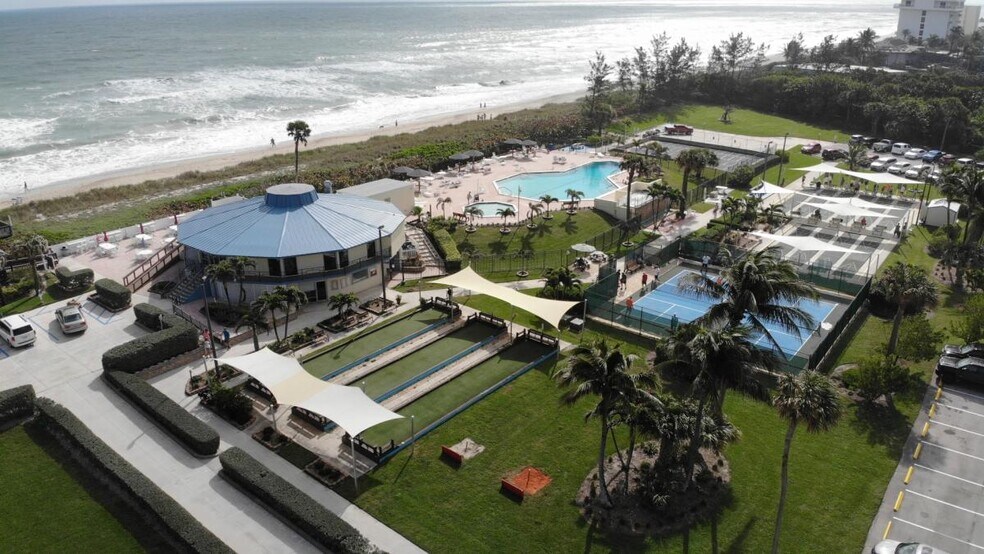 Building Photo - 10725 S Ocean Dr