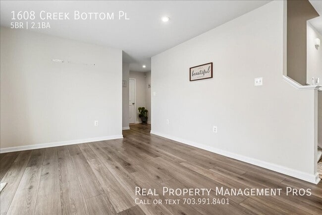 Building Photo - 1608 Creek Bottom Pl