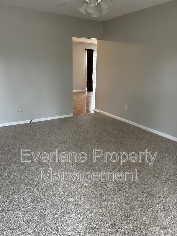 Building Photo - 10243 Bayton Ct