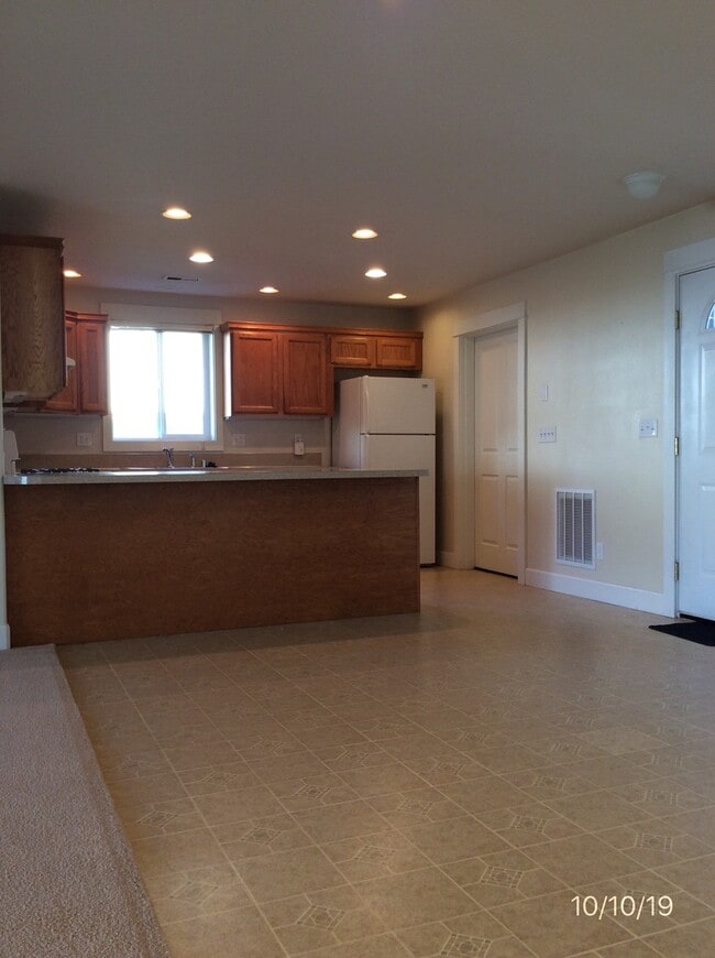 Building Photo - 1511 Burrows Ct