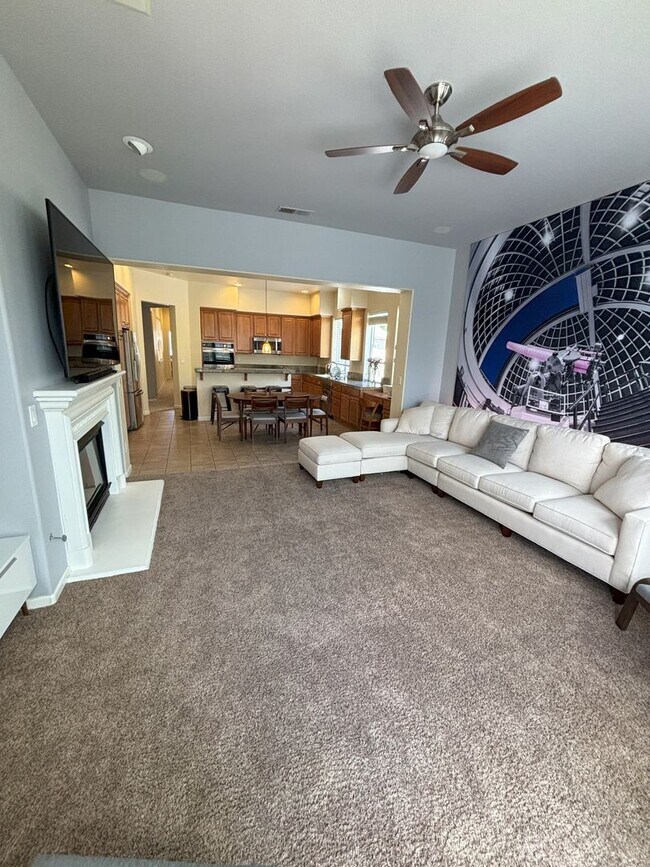 Building Photo - Sprawling Home Near UNR - One Level Living with 4 Beds - 3 Baths - 3 Car Garage