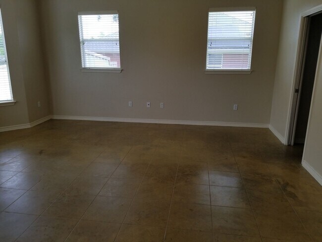 Building Photo - Great Home!