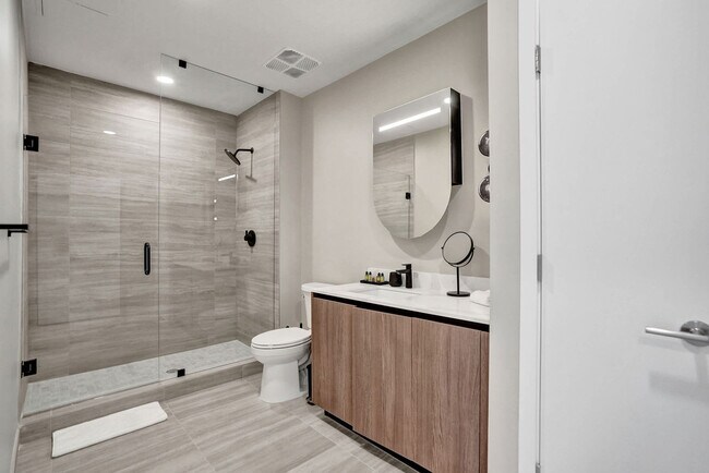 Building Photo - 580 72nd St