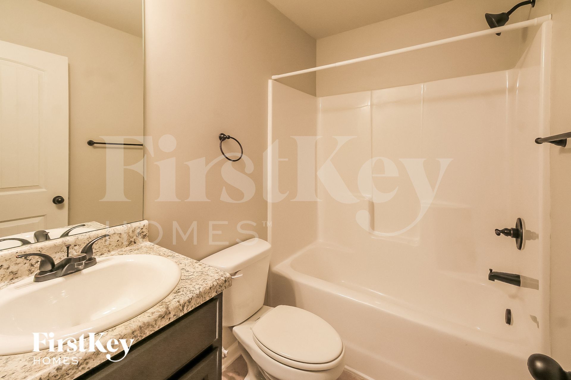 Building Photo - 5565 Union Pointe Pl