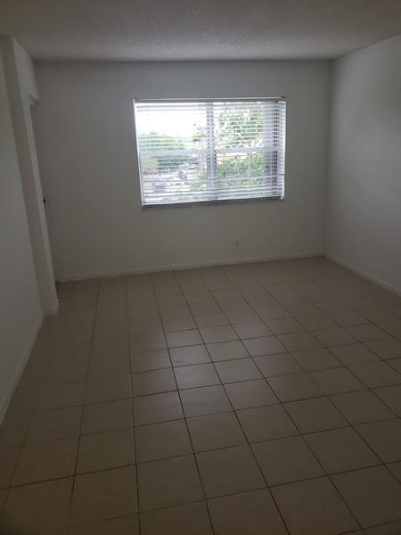 Building Photo - 4364 NW 9th Ave
