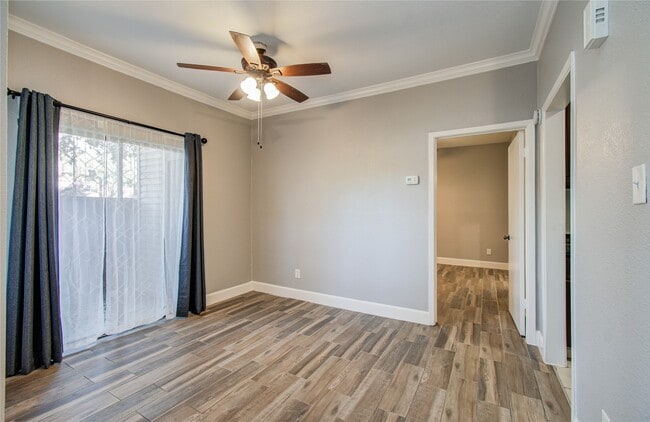 Building Photo - 9707 Richmond Ave.