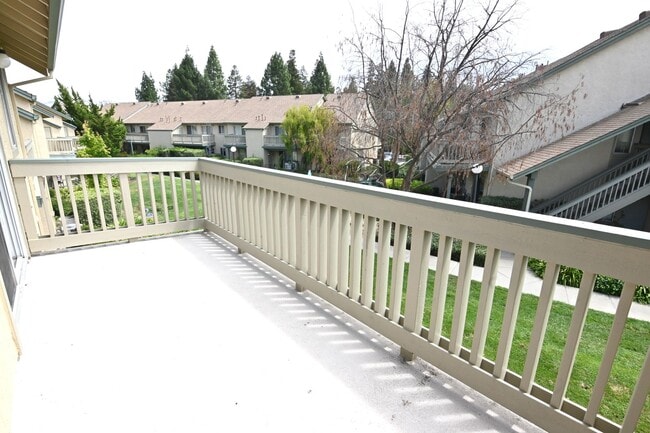 Building Photo - 1032 Summerplace Dr