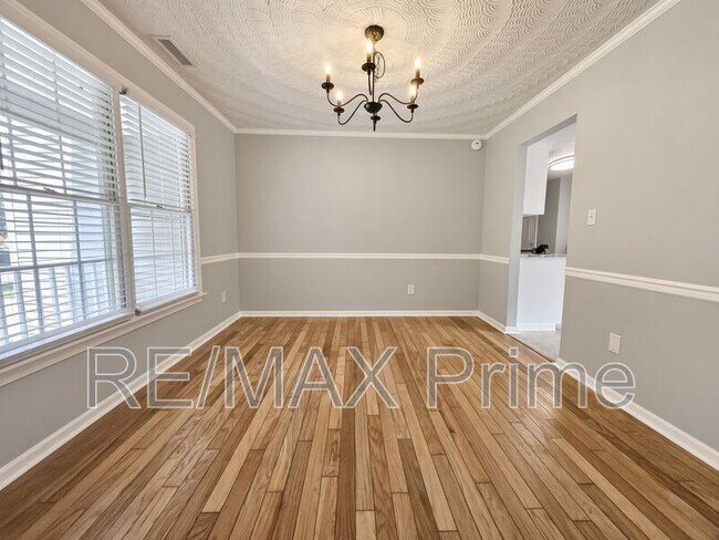 Building Photo - 413 Saddle Ct