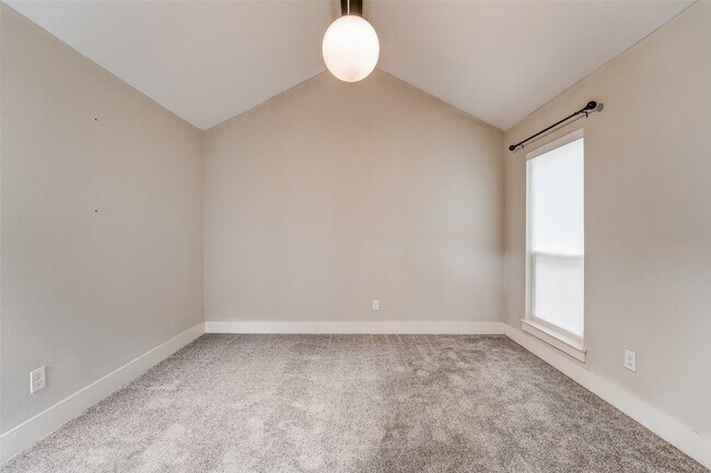 Building Photo - 1371 Beaujolais Ln