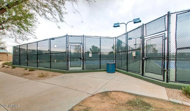 Building Photo - 388 E Palomino Way