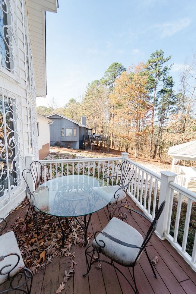 Building Photo - Charming, 2 Bedroom, 2 Bath, 1 car garage with a beautiful gazebo.