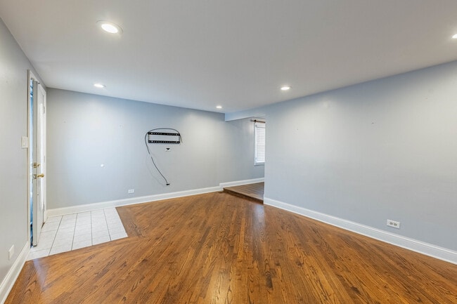 Building Photo - 8912 S Ryan Rd