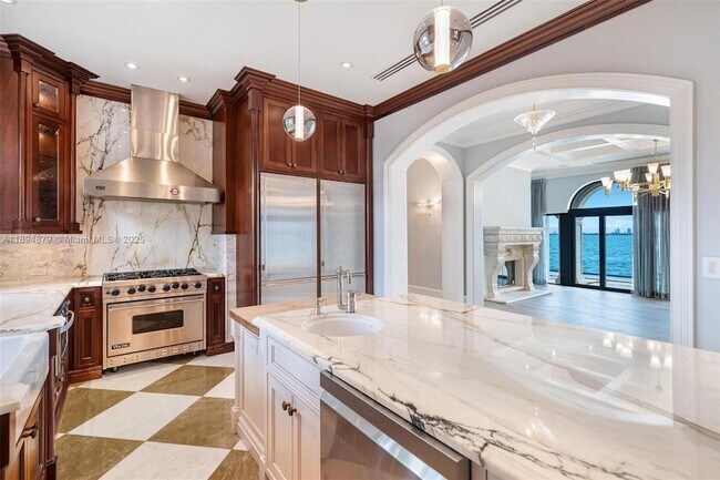 Building Photo - 1331 Bay Terrace