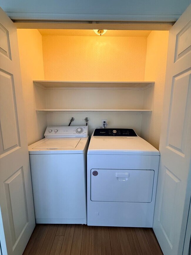 Building Photo - Private 2 Bed 2 Bath Single-Story Living in West Anaheim