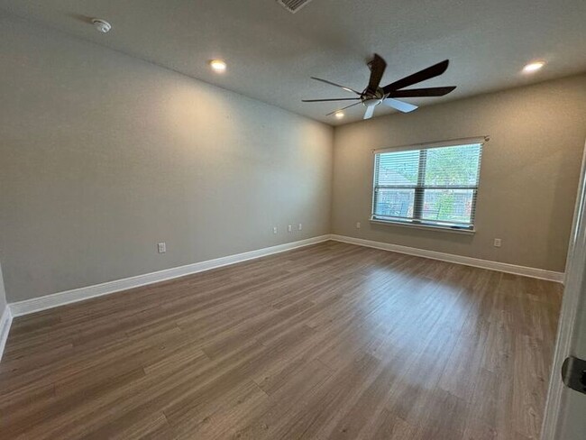 Building Photo - Antietam - Pensacola - 3 bedroom, 2 bathro...