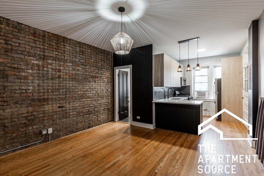 Primary Photo - 4013 N Lowell Ave
