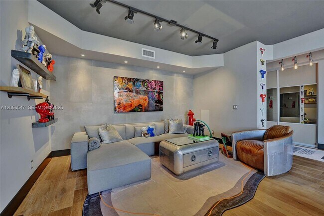 Building Photo - 3610 Yacht Club Dr