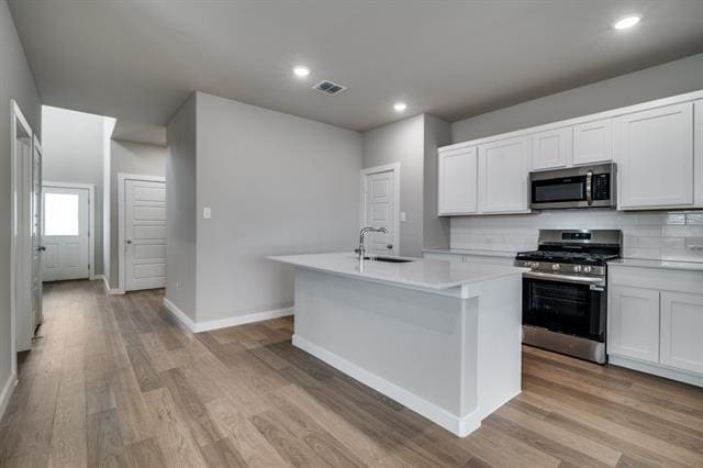 Building Photo - 907 Hazel Dr