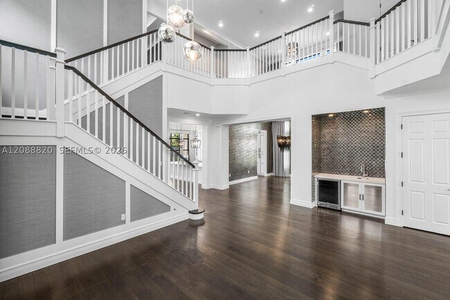 Building Photo - 9747 Vitrail Ln