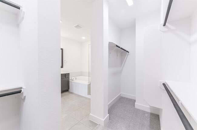 Building Photo - 10916 Keaton Landing Dr