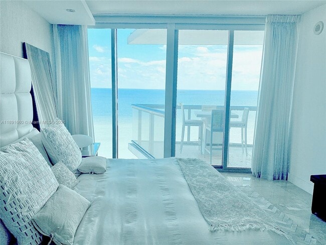 Building Photo - 17001 Collins Ave