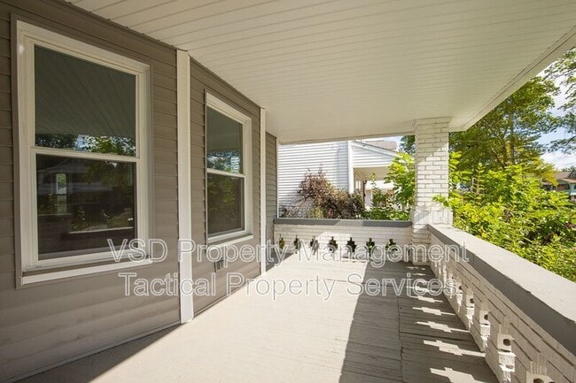 Building Photo - 3692 E 147th St