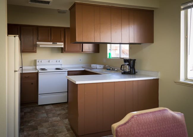 Kitchen - 3832 Palos Verdes St