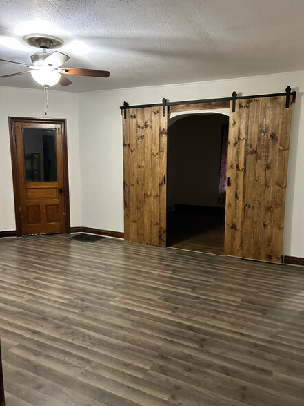 Primary Photo - 945 21st St