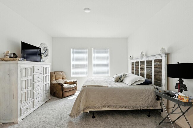 Building Photo - 5830 Capri Frst Dr