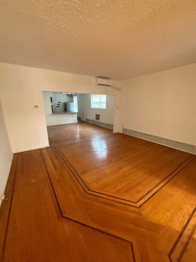 Building Photo - 28 N 50th St