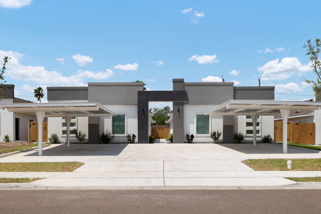 Building Photo - 307 W Diamondhead Ave
