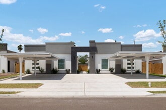 Building Photo - 307 W Diamondhead Ave