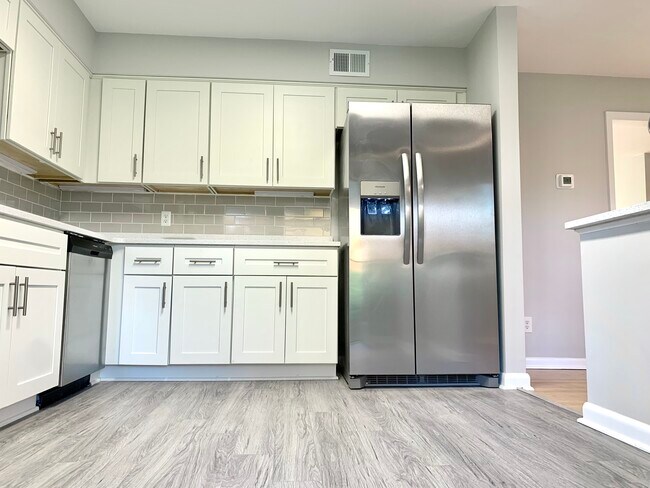 Building Photo - 118 Marcy St