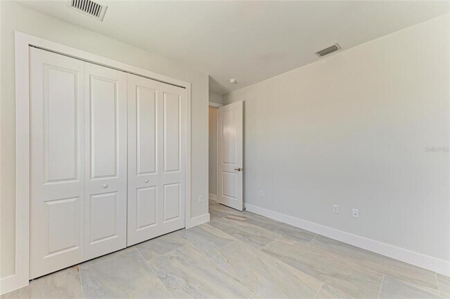 Building Photo - 380 Holly Rd